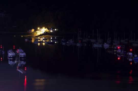 08 April 2021 - 23-10-16

----------------
The river Dart very still at night